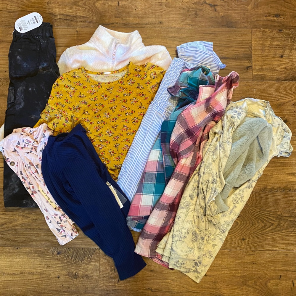 Girl clothes lot 6